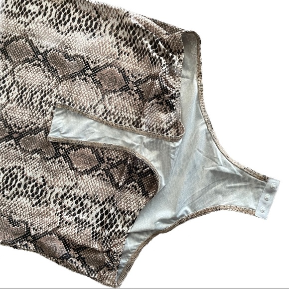 Snake Animal Print Bodysuit - Picture 4 of 7